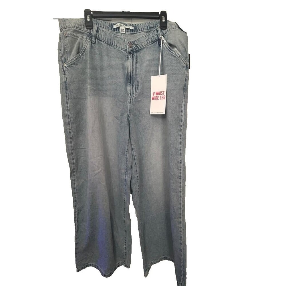 Celebrity Pink Wide Leg Jeans Women Size 21/32 V Waist Light Wash Denim New